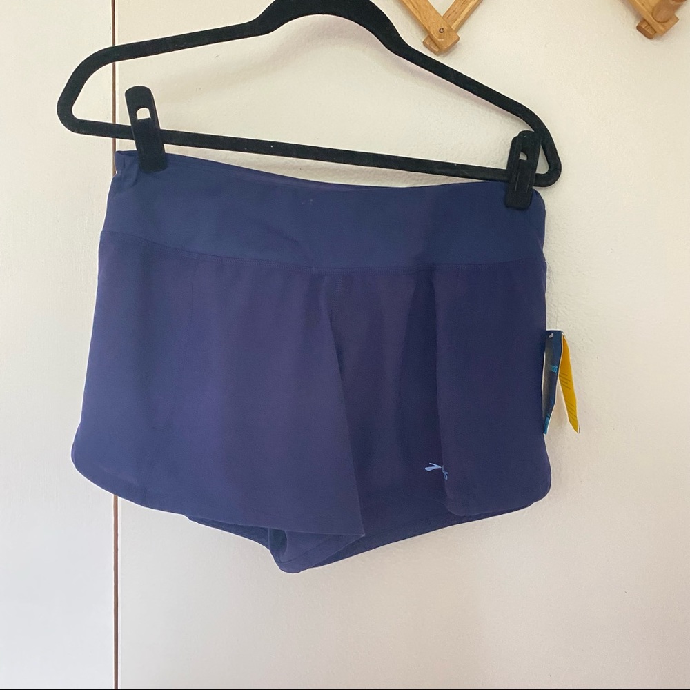 NWT BROOKS Chaser 5” inseam shorts